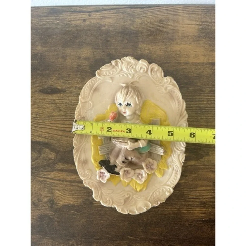 Vintage Oval‎ Molded 3D Wall Hanging Decor Plaque Hand Painted RARE Backside